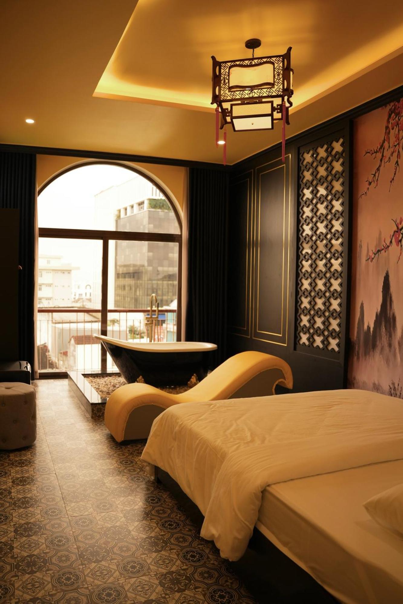 Tuyet Suong Hotel Куангнгай Экстерьер фото