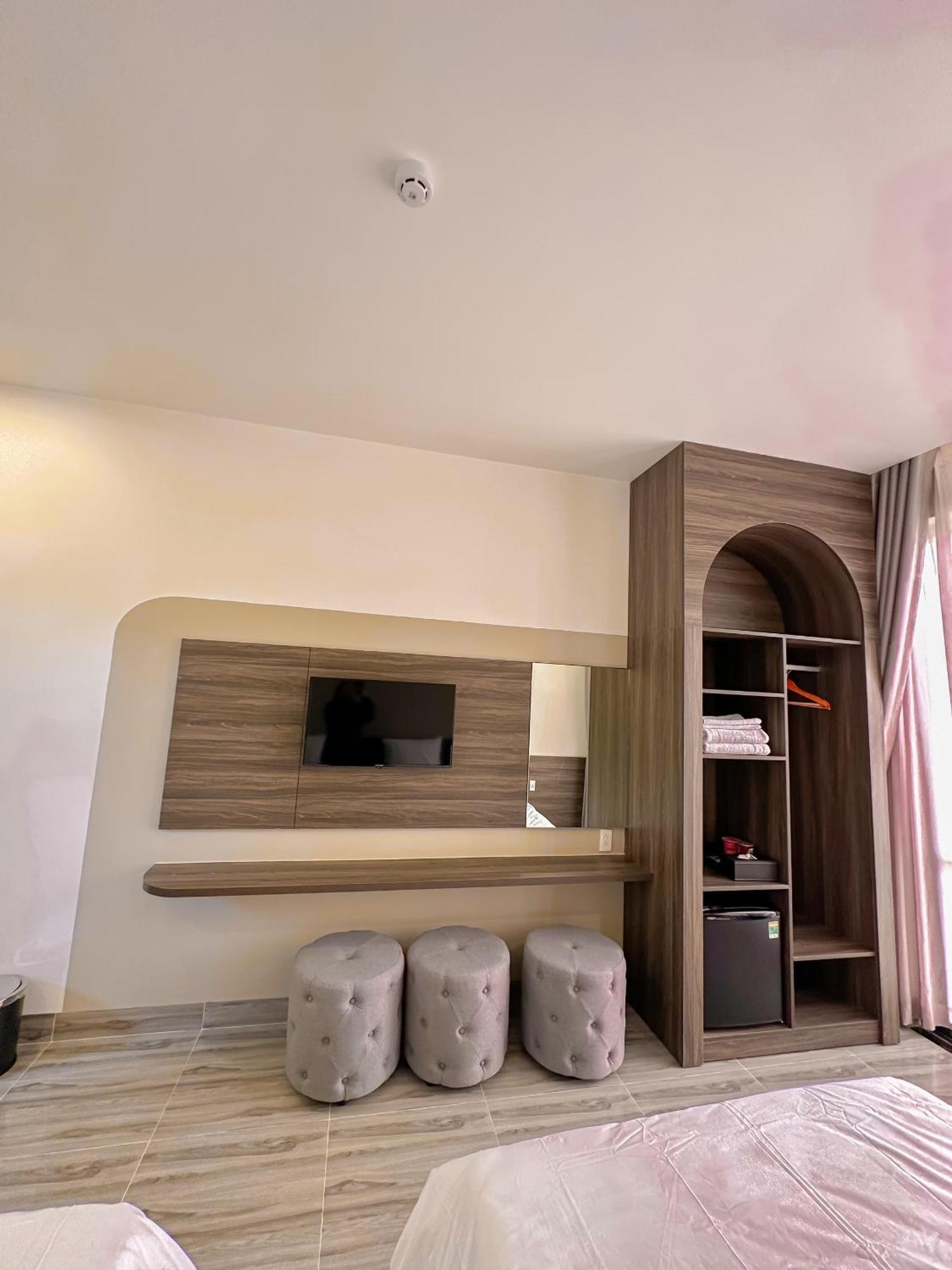 Tuyet Suong Hotel Куангнгай Экстерьер фото