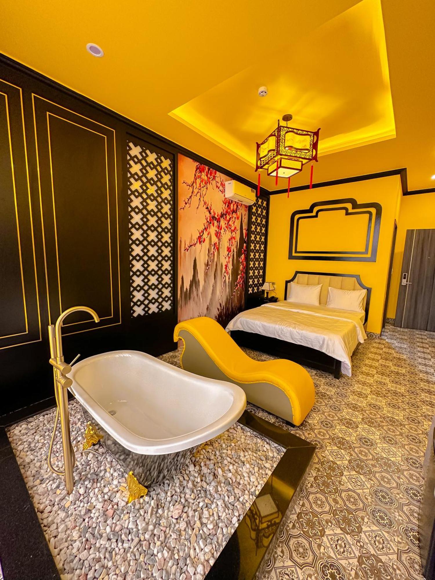 Tuyet Suong Hotel Куангнгай Экстерьер фото