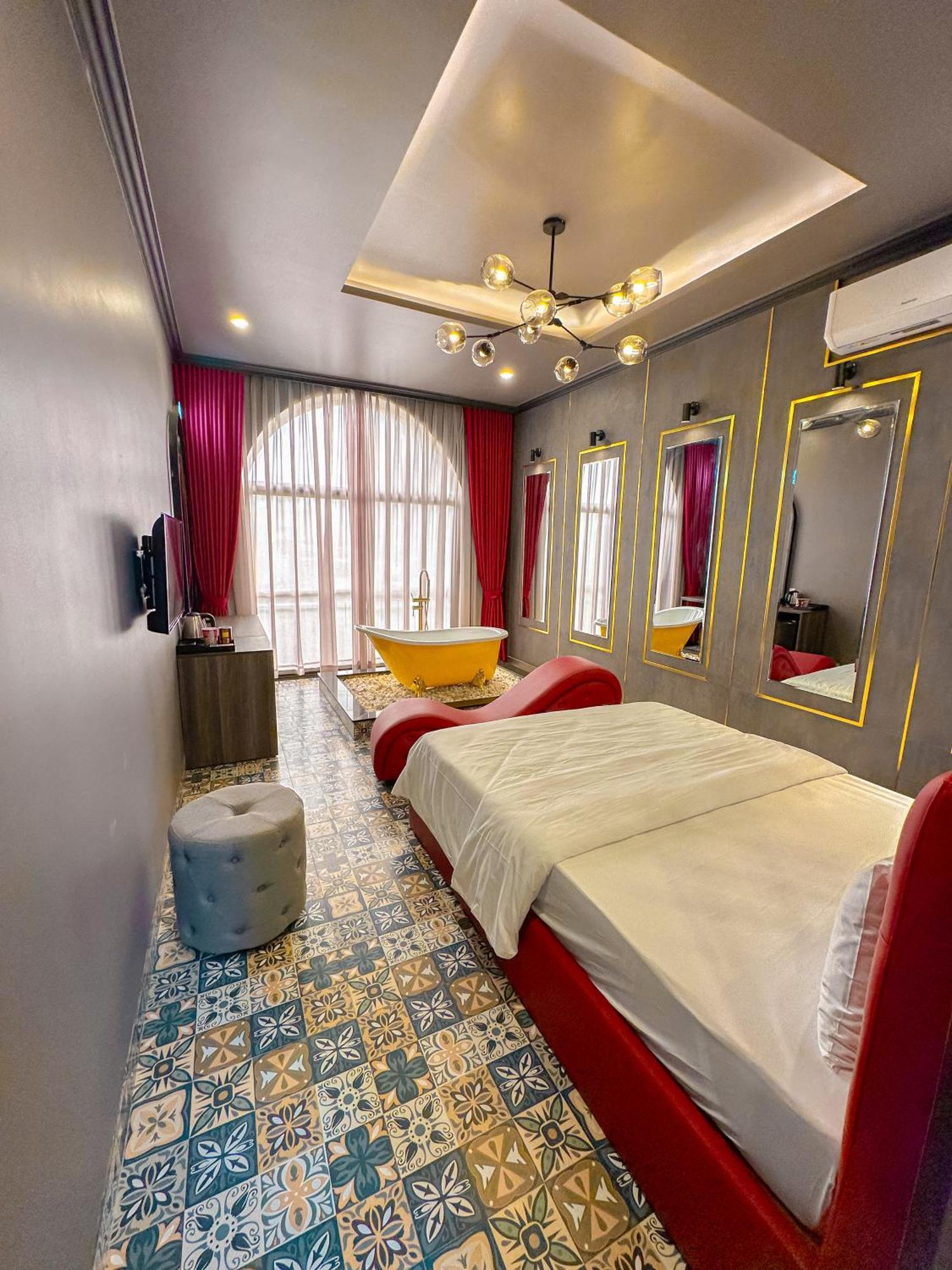 Tuyet Suong Hotel Куангнгай Экстерьер фото